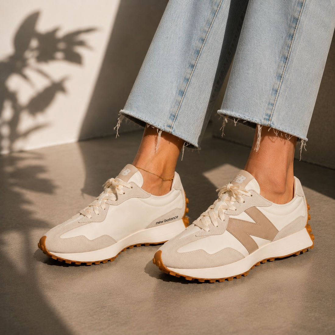 NEW BALANCE 327 | WHITE BEIGE